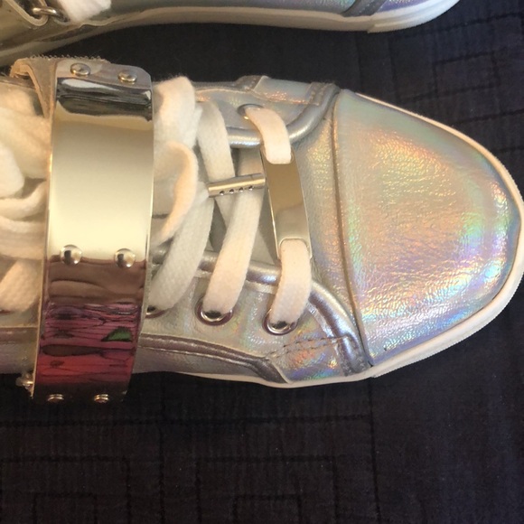 ALDO Portus silver hologram sneaker Size 6 - Picture 10 of 12